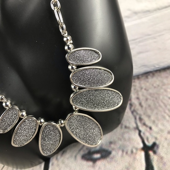 Jewelry - Picture 7 of 11